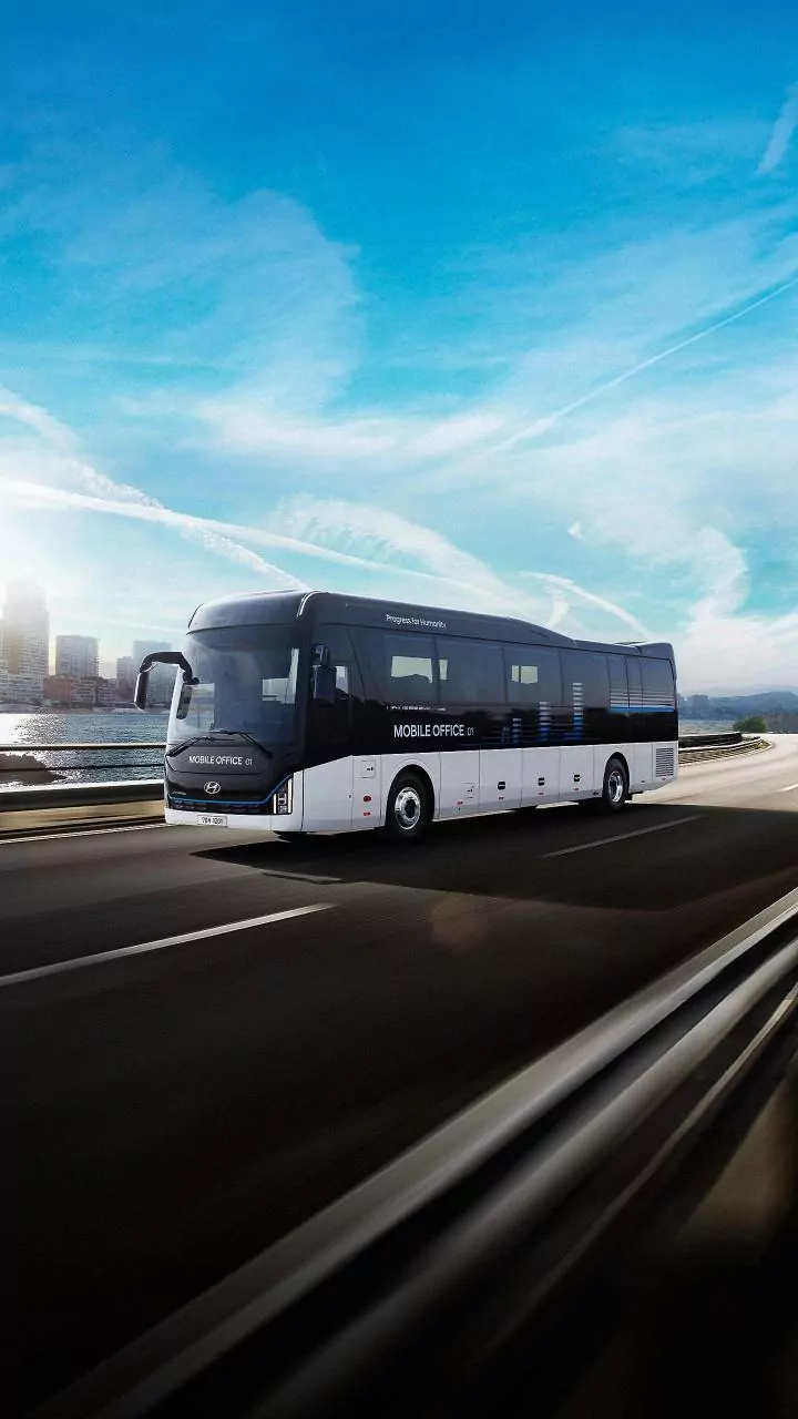 Ashok Leyland EV arm Switch Mobility rolls out 10 e-buses on Mumbai–Pune route, 25 planned