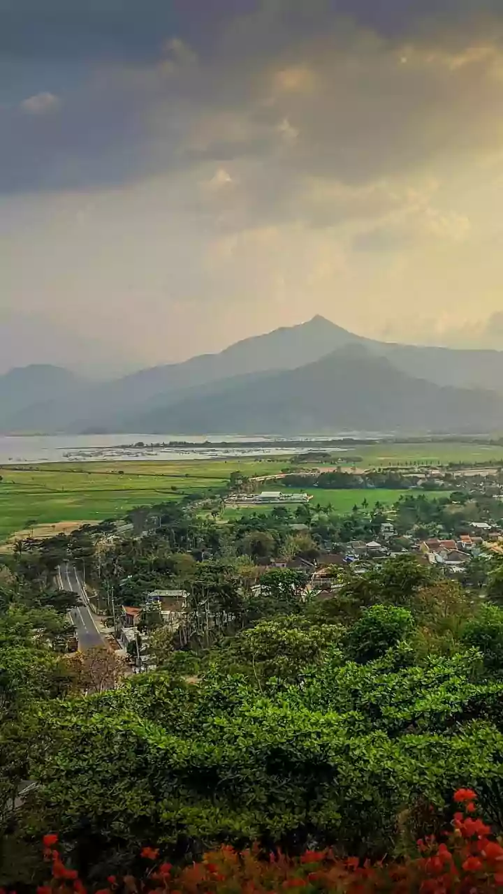 Weekend Escapes Near Indian Metros Blend Monsoon Views With Easy Access