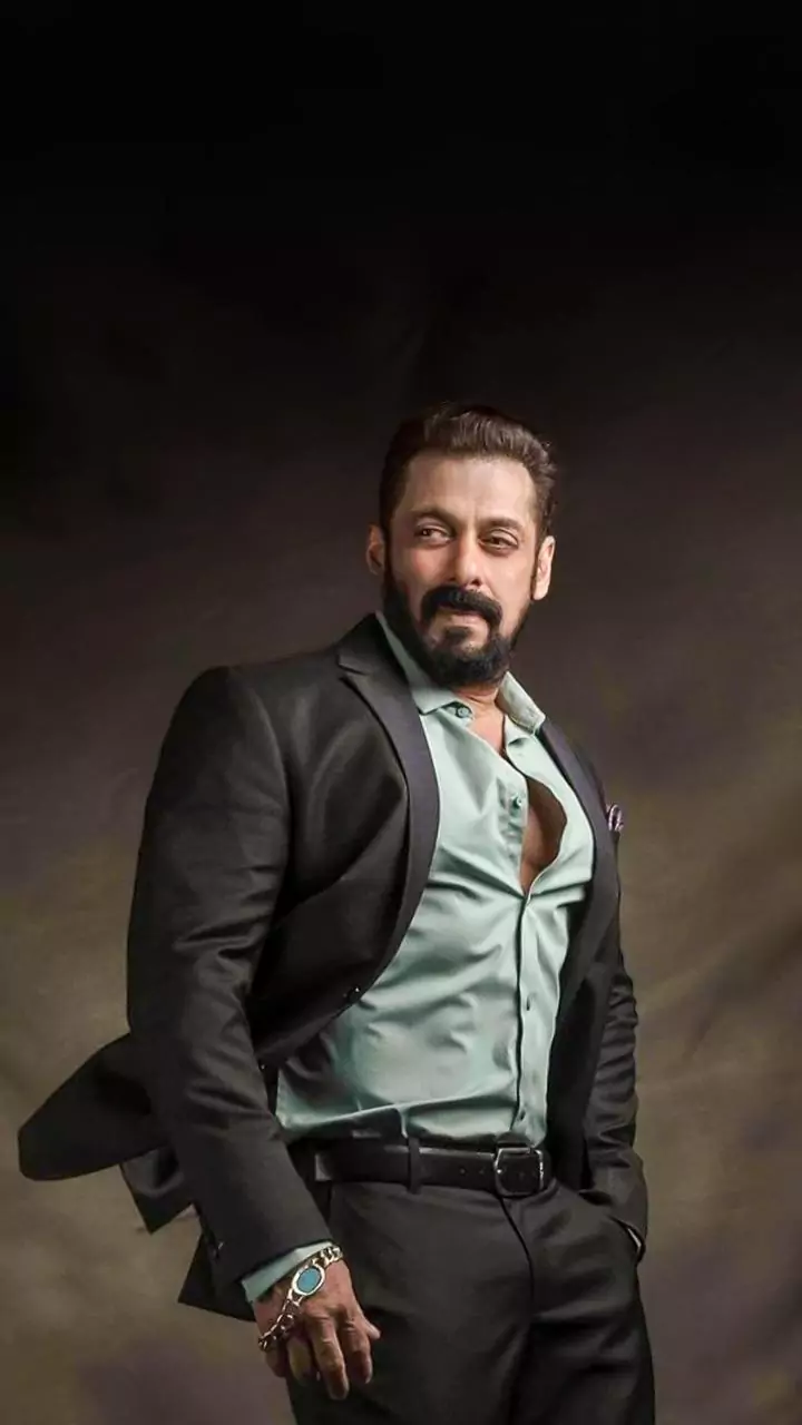 Court bars Abhinav Kashyap from making statements against Salman Khan