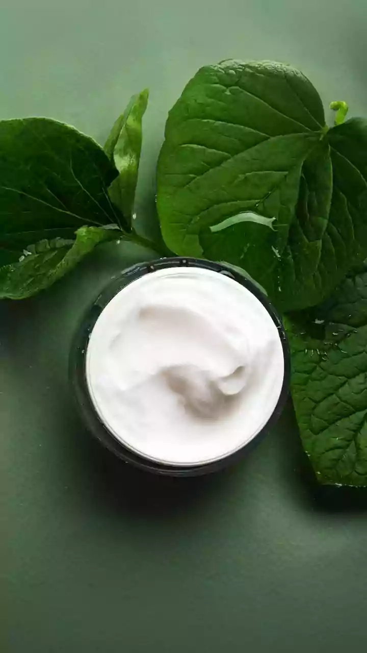 Best Skincare for Sweaty Skin India 2026: Combat Oil & Breakouts