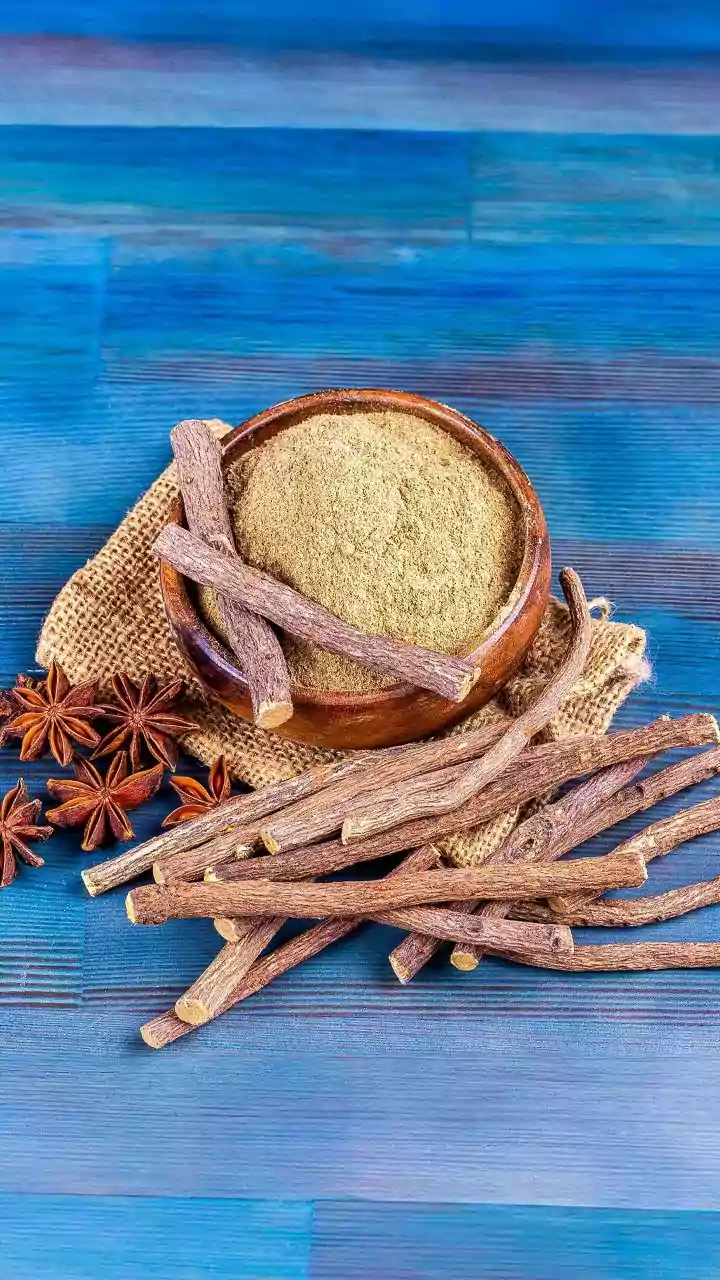Cognitive Health Hacks: Ashwagandha vs Brahmi Adaptogens For Young Professionals Under Pressure