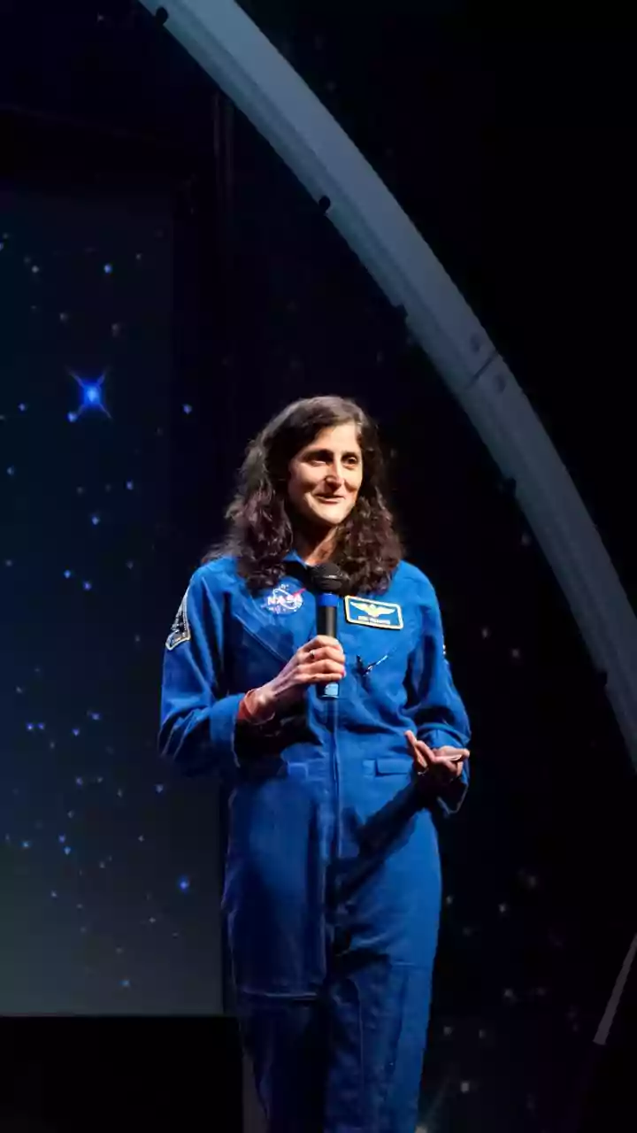 IUML leaders meet astronaut Sunita Williams at Kerala Literature Fest