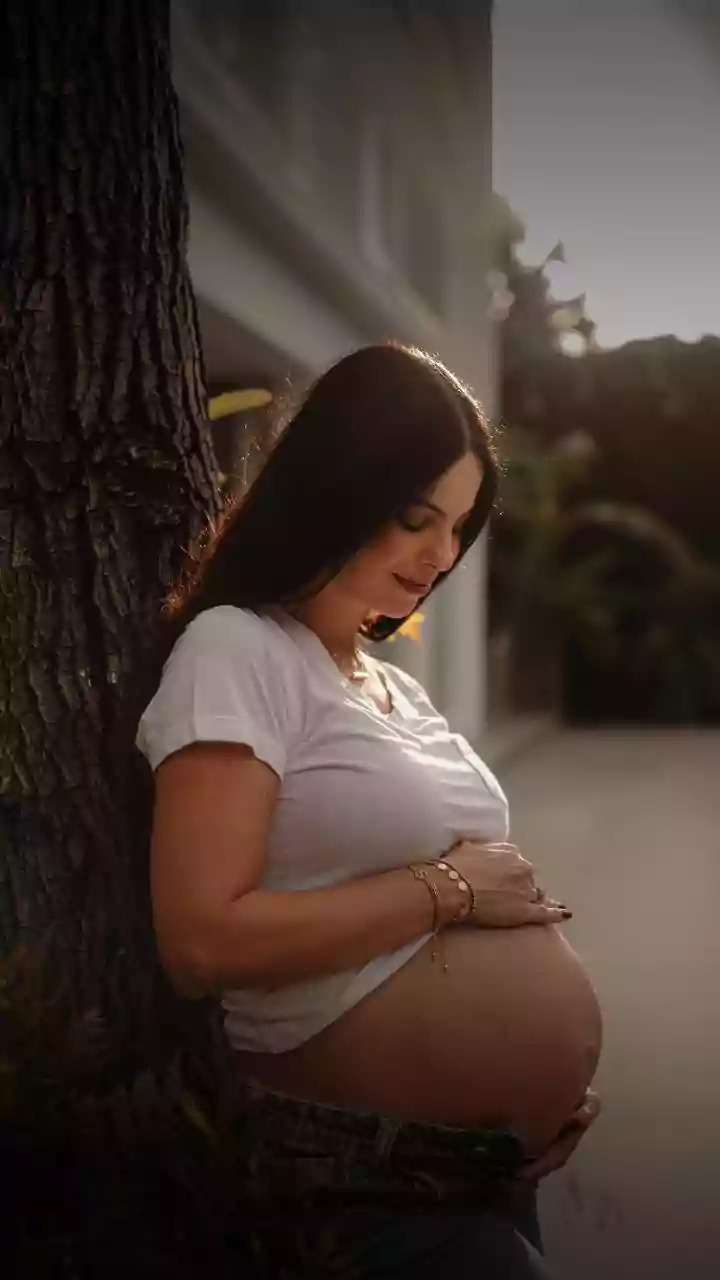 Grávida, Sthefany Brito chora ao relatar experiência sobrenatural:"sinal"