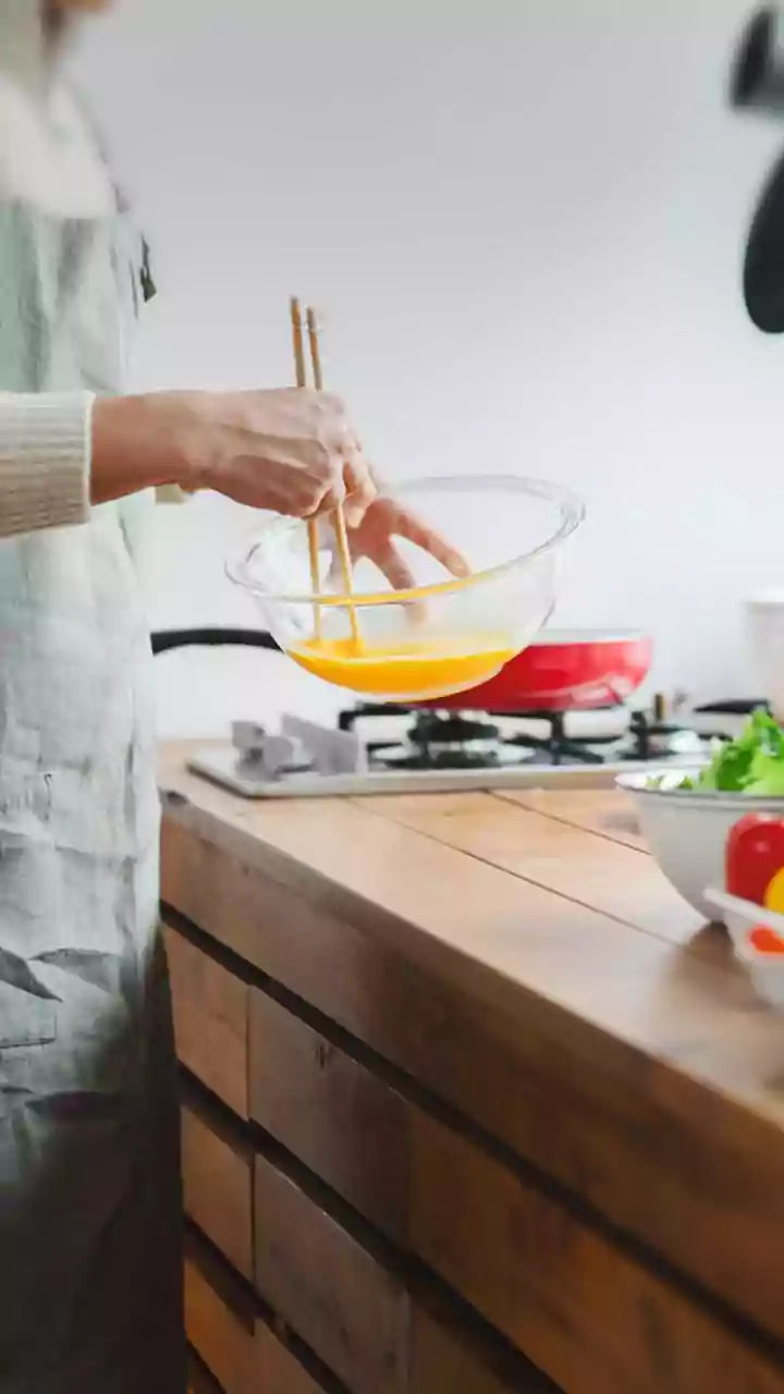Plastic-Free Cooking Moves Beyond Trends With New Food Safety Questions