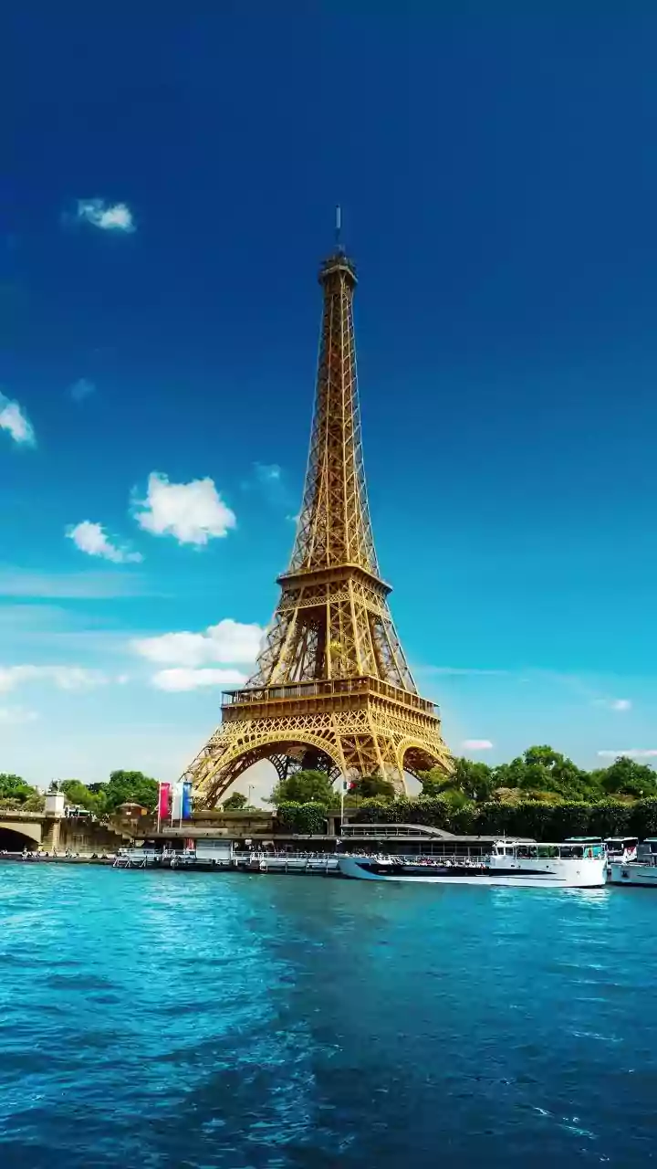What Savvy Travellers Buy in Paris Instead of Standard Souvenirs