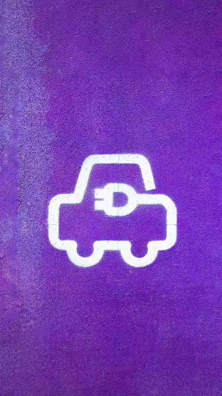 Quanto custa manter um carro elétrico no Brasil em comparação a um a gasolina
