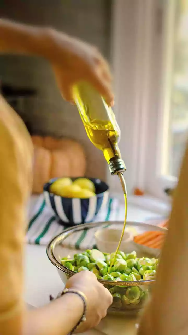 Budget Kitchen Guide: Managing Rising Edible-Oil Costs Through Cooking Swaps