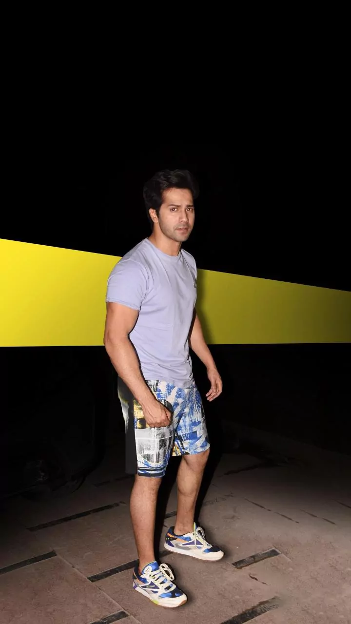 Varun Dhawan's Mumbai Rickshaw Ride: A Viral Moment Briefly Shared