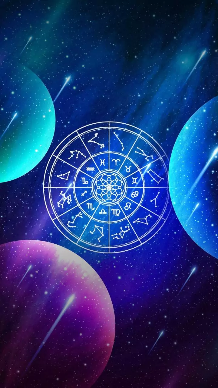 Aquarius Daily Horoscope: Navigating Confidence Dips and Financial Pitfalls