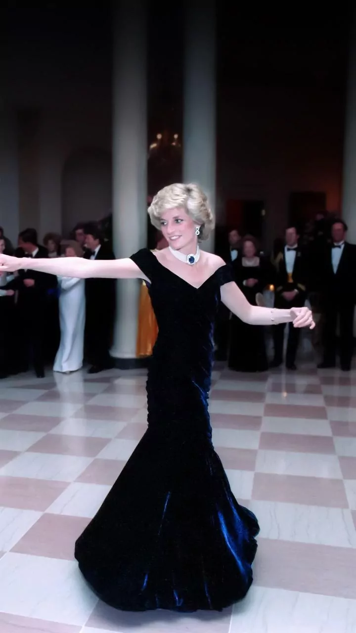 Primeiro e único encontro da princesa Diana com JFK Jr. teve flerte e entrada secreta