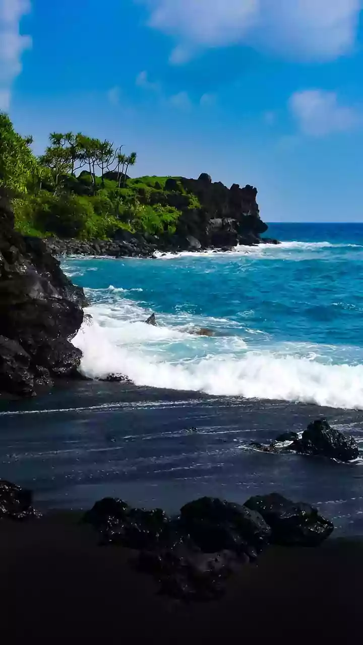 Hilo, Hawaii: The Trending Spring Break Escape for 2026 with Black Sand Beaches & Waterfalls