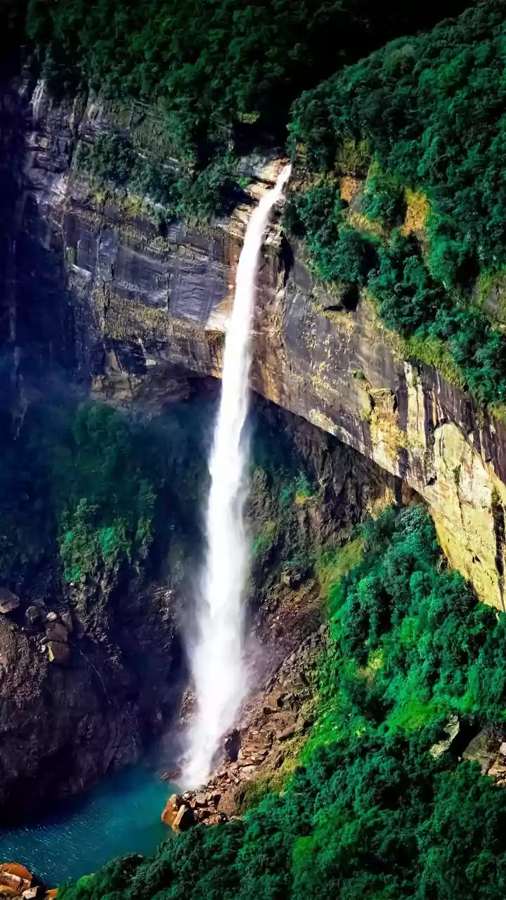 Nature Pulls Off An Incredible Monsoon Magic Trick