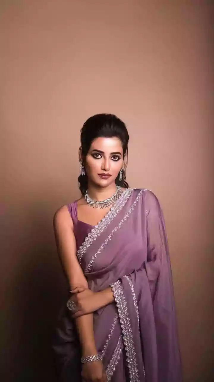 Simple Hairstyle Suggestions Designed To Complement Varied Traditional Festive Styles