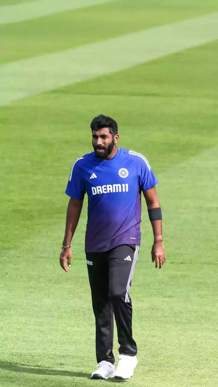 Jasprit Bumrah's Incredible Gesture! Invites Fan For Selfie Despite Security's Intervention | Watch