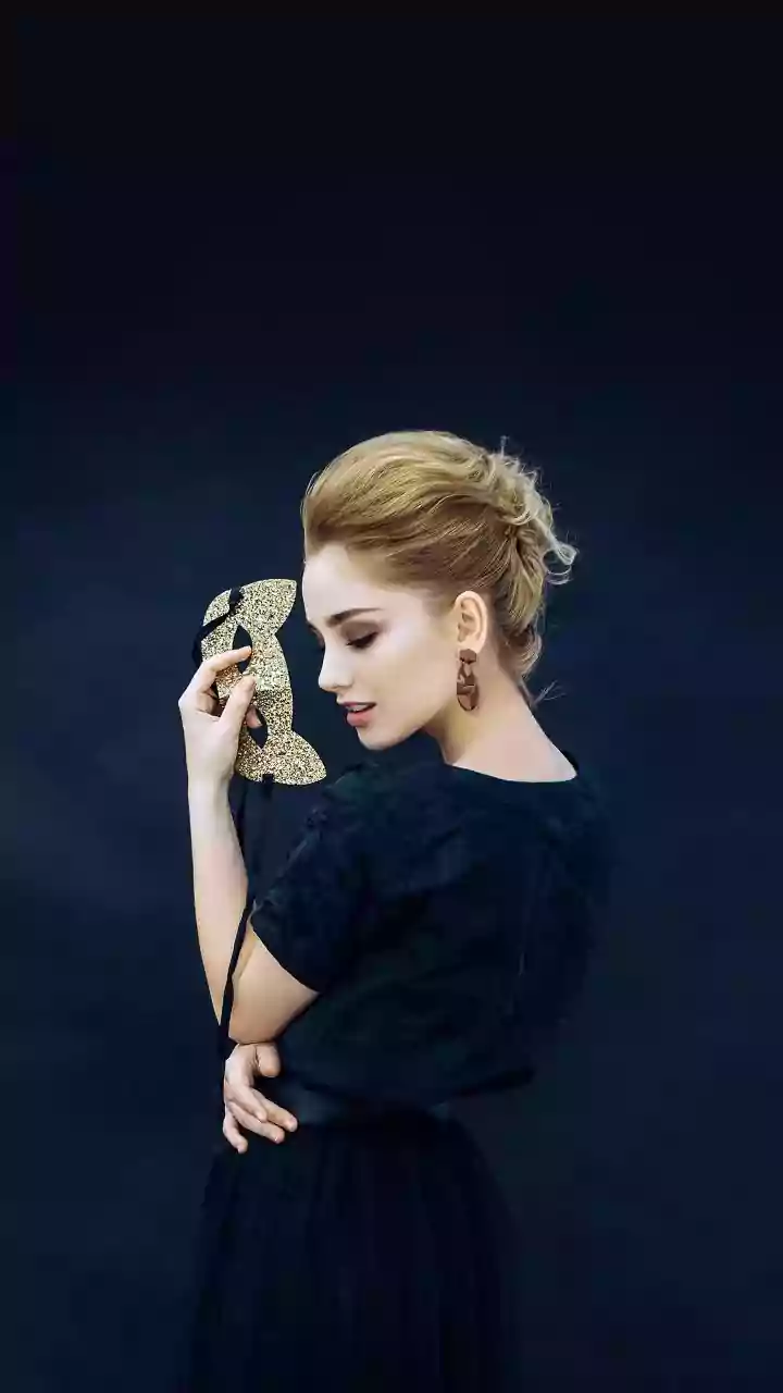 French roll updo: Styling tips and ideas