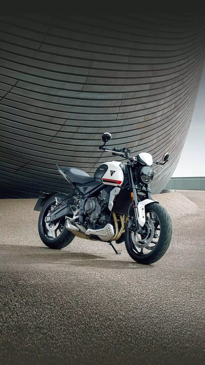 Triumph's new Trident 800 is a middleweight naked bike