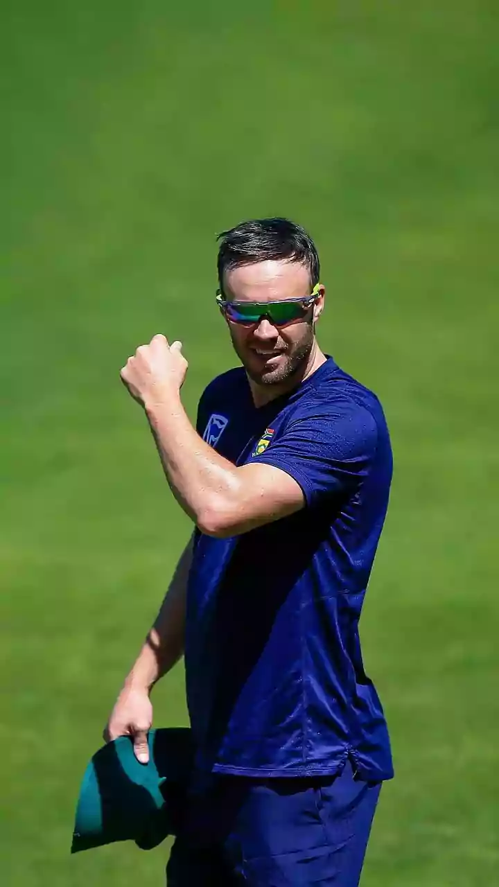 [Watch] SA20 2025-26: AB de Villiers seen vaping during Pretoria Capitals vs MI Cape Town clash on live TV