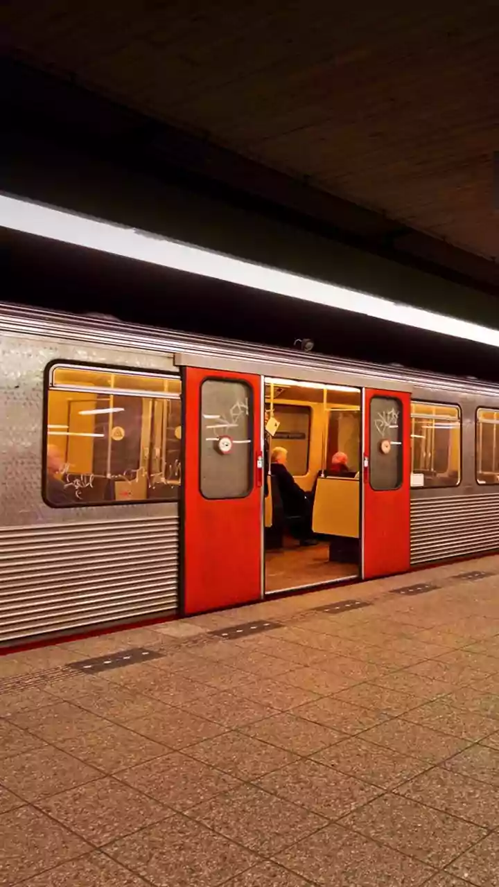 No Music on Bengaluru Metro? Namma Metro Deploys Home Guards to Enforce This Etiquette