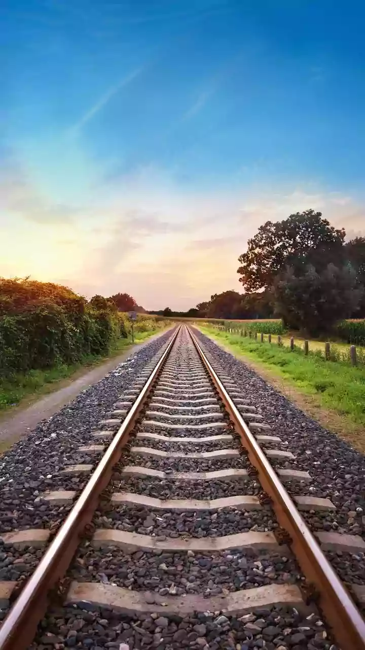 Limit daily patrolling range of track maintainters to 12 km, AAP MP urges rail minister