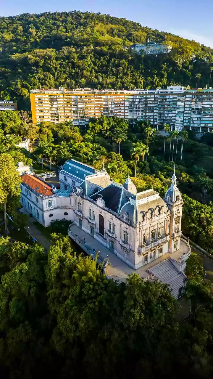 Palácio das Laranjeiras reabre para visitantes no Rio de Janeiro