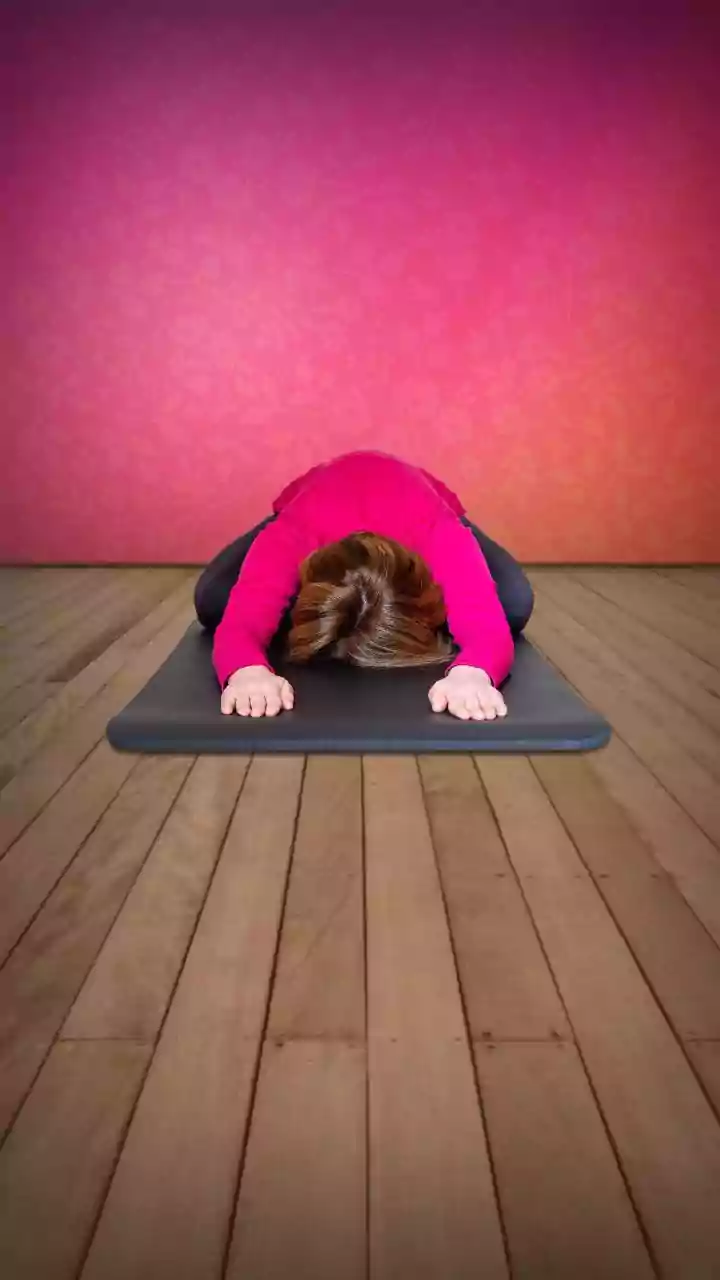 10 Winter Yoga Poses: Boost Circulation