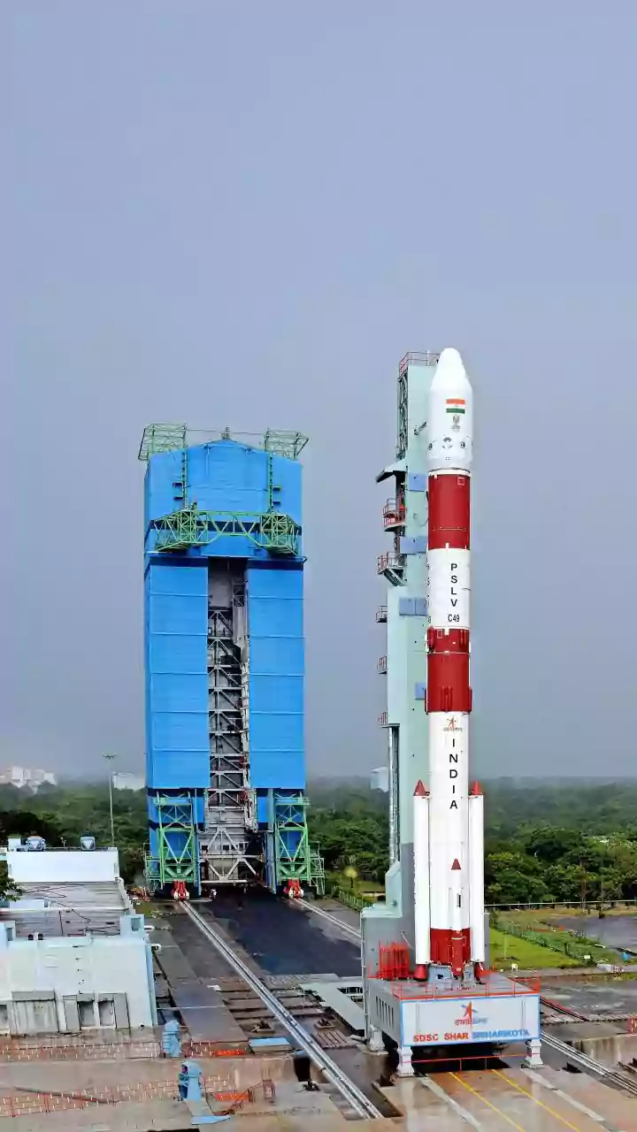 ISRO Launches Heaviest Ever BlueBird Block-2 Satellite Aboard LVM3-M6 Rocket From Sriharikota; Video
