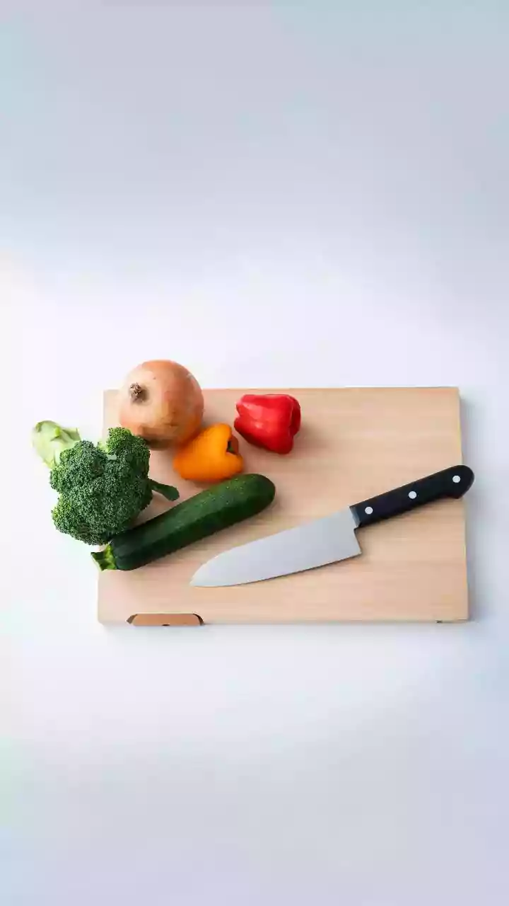 A Sharp Knife Can Protect the Texture of Fresh Vegetables