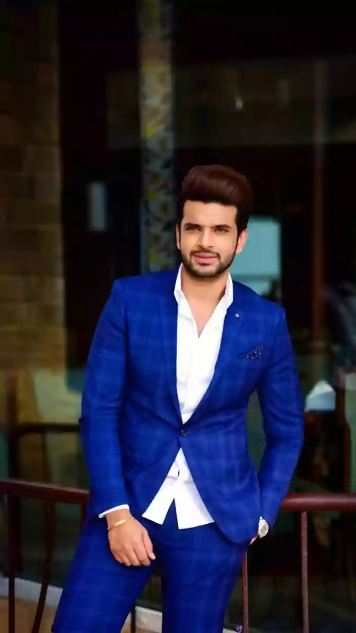 Karan Kundrra, Tejasswi Prakash Light Up Laughter Chef 3 Set | Video