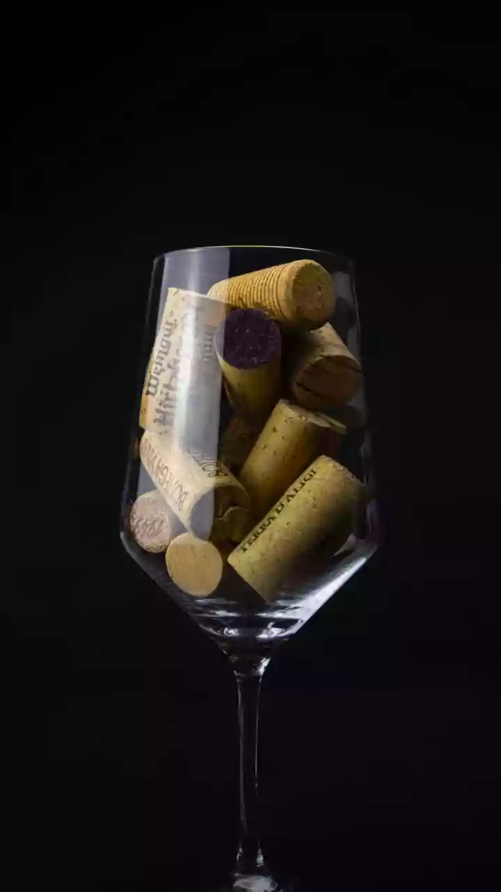 Não jogue fora rolhas de vinho usadas, você tem um tesouro: 3 ideias portuguesas de faça você mesmo para reutilizá-las e decorar sua cozinha