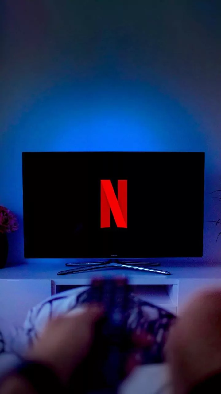 Netflix rejects paramount’s Warner Bros bid, calls debt-heavy offer ‘unrealistic’