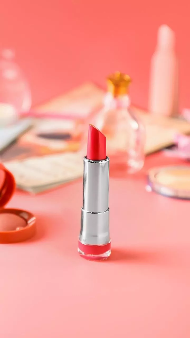 Blurred Lips Make Every Makeup Look Cooler