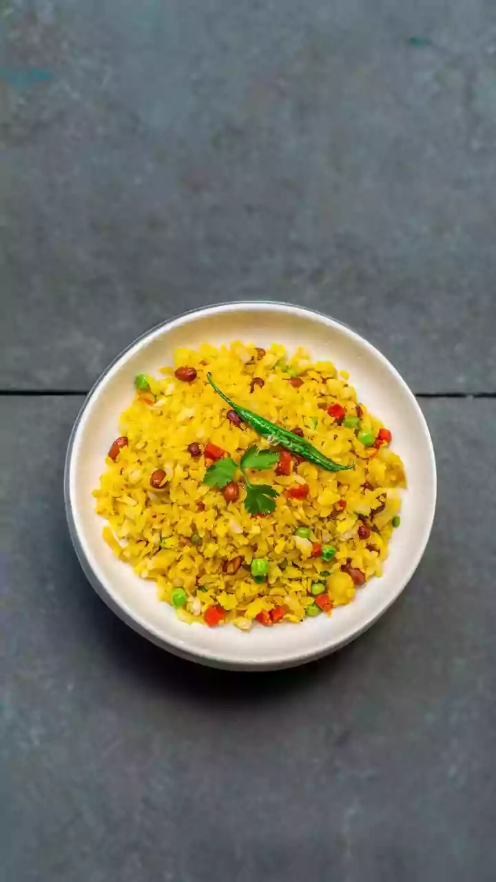 Poha Production Shock: Viral Video Exposes Unhygienic Factory Practices, Consumer Trust Under Fire