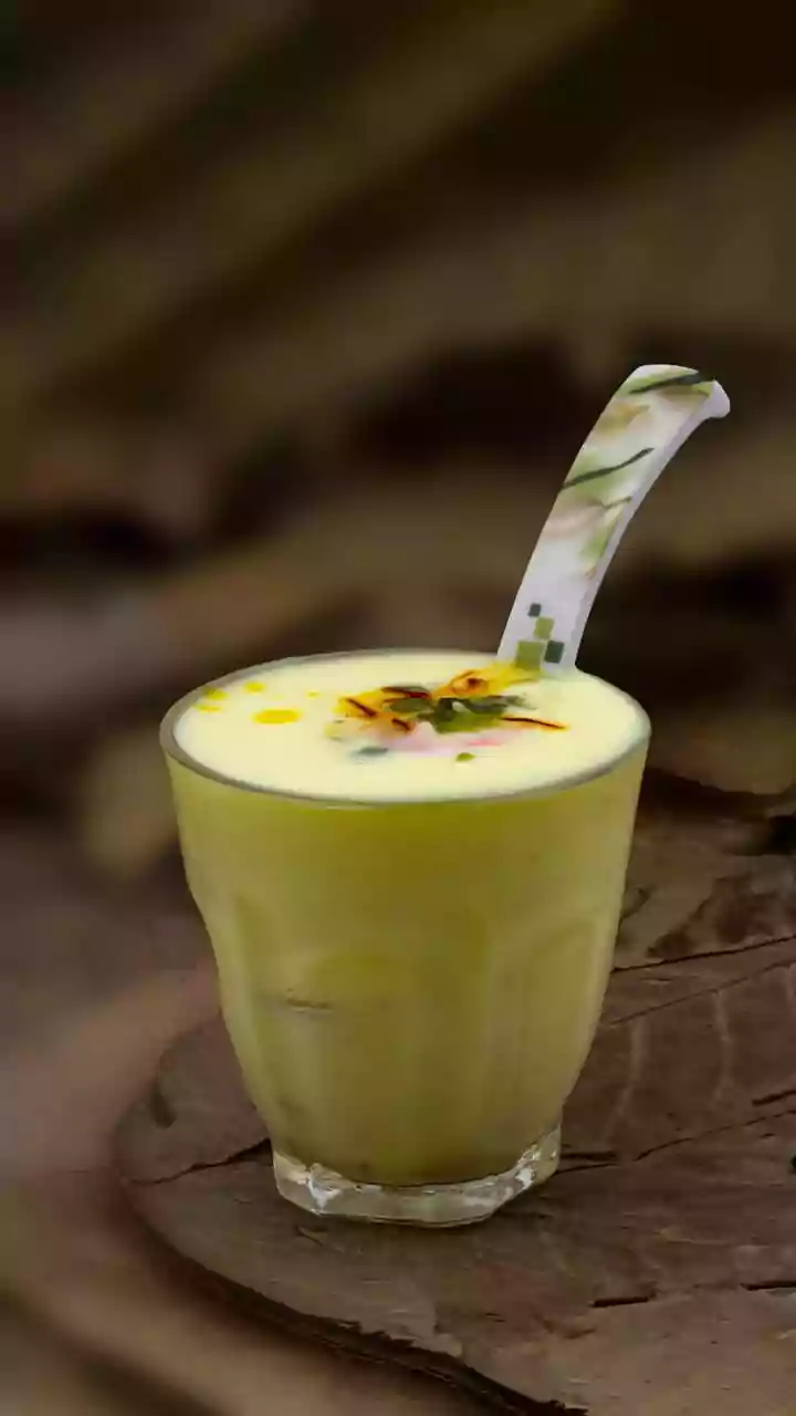 Indulgent Peda Lassi: A Sweet & Creamy Dessert-Drink Fusion Perfect for India