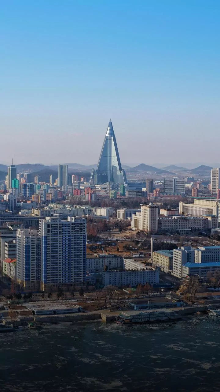 The Most Convenient Hotel Area May Change by Day