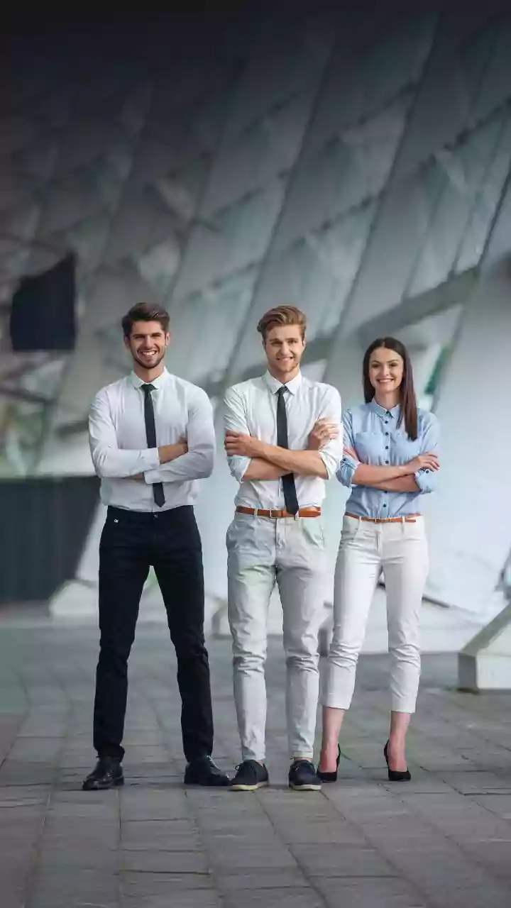 Do you follow these etiquette rules while taking group photos?