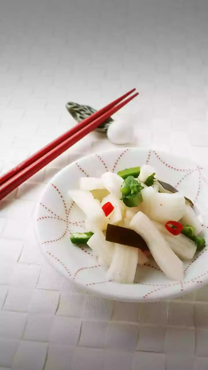 Why Traditional Fermentation Beats Oil-Heavy Pickling For Probiotic-Rich Healthy Dieting