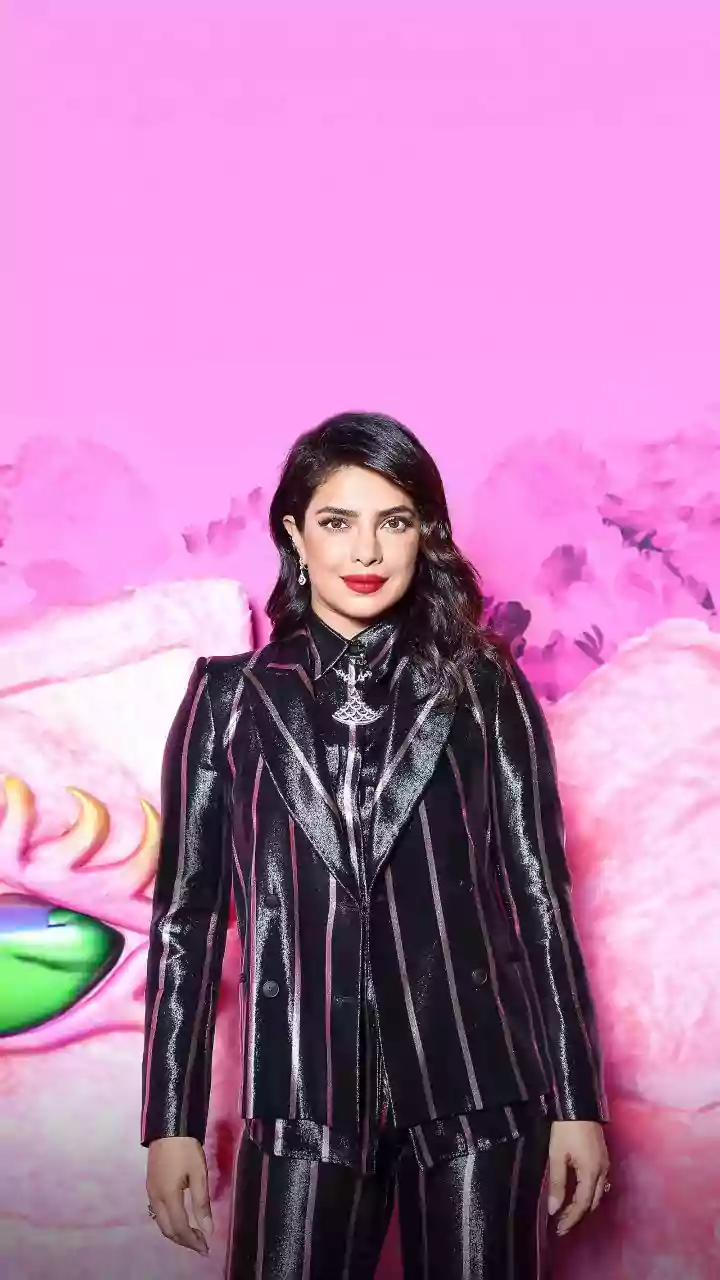 Jonas Brothers Shake A Leg With Priyanka Chopra On Aap Jaisa Koi