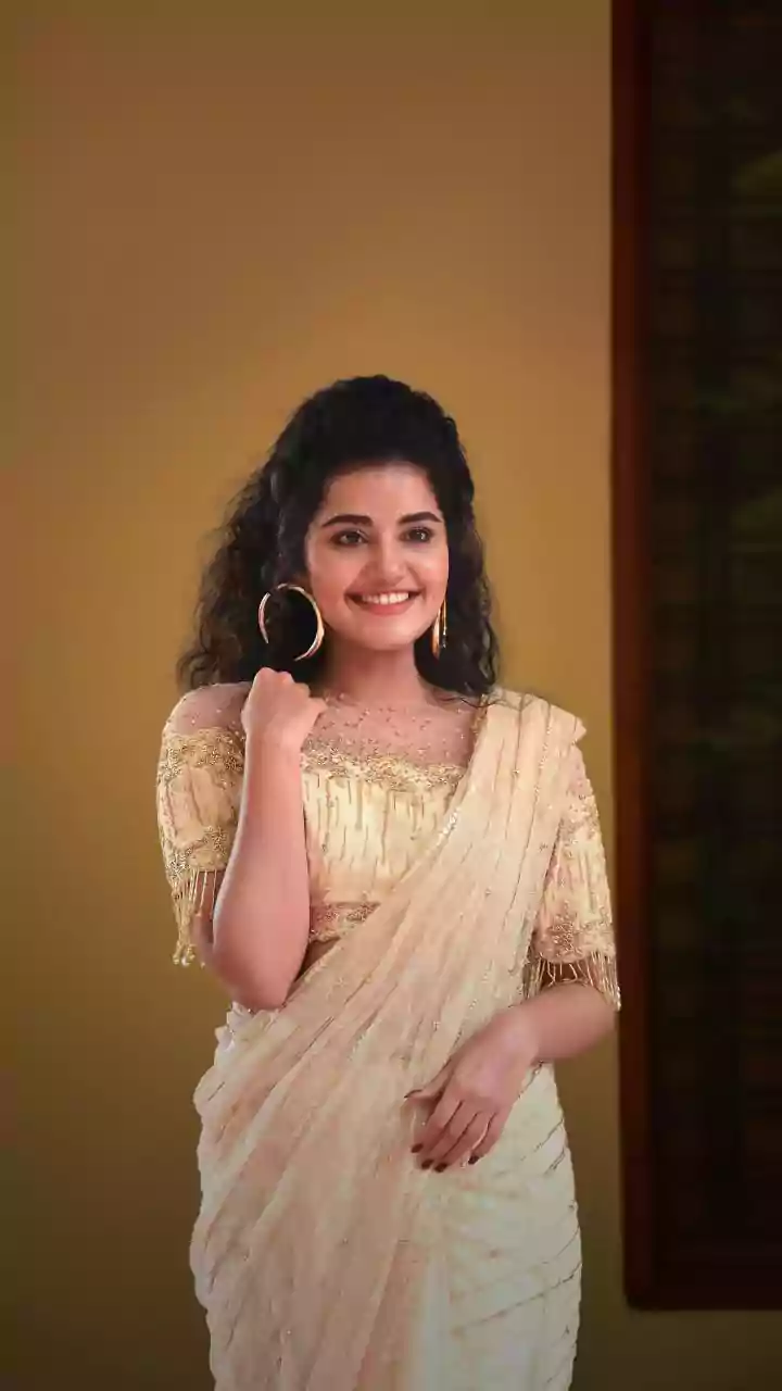 Style a Kasavu Saree Ten Different Ways This Onam