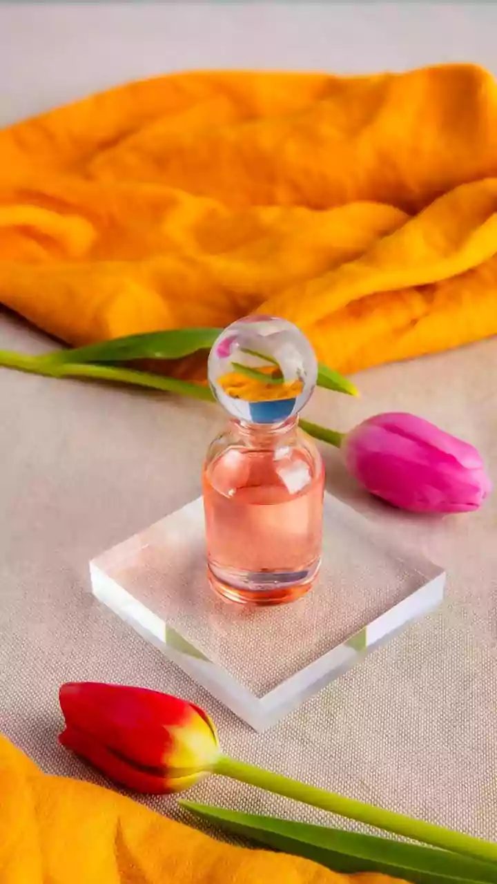 6 perfumes com vibe de verão europeu para cheirar a sol e mar