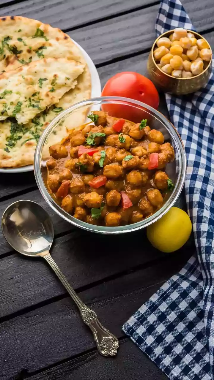 Golmaal's Ashwini Kalsekar Shares Delicious & Easy Kola Chole Recipe