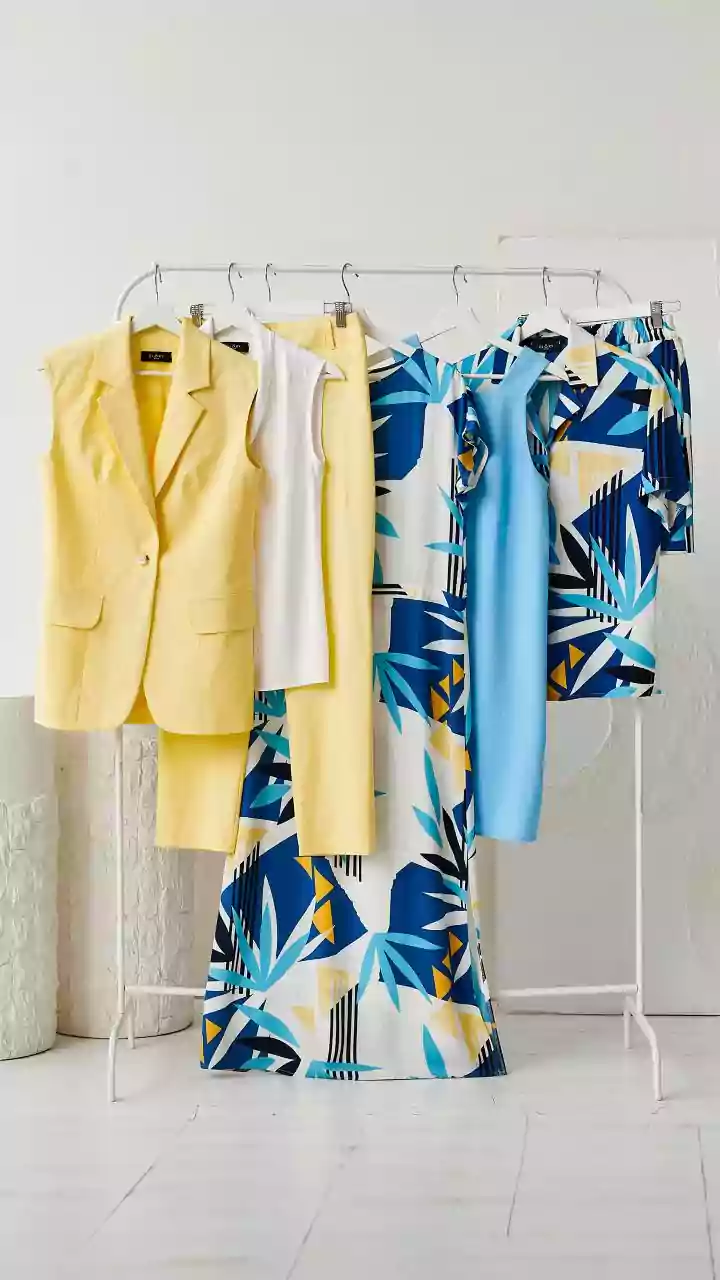 How To Master 10-Piece Capsule Packing Rules For Unpredictable Travel Weather