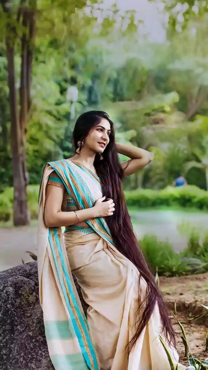 Handloom's Everyday-Wear Revival Puts Making Handloom More Wearable Back In Focus