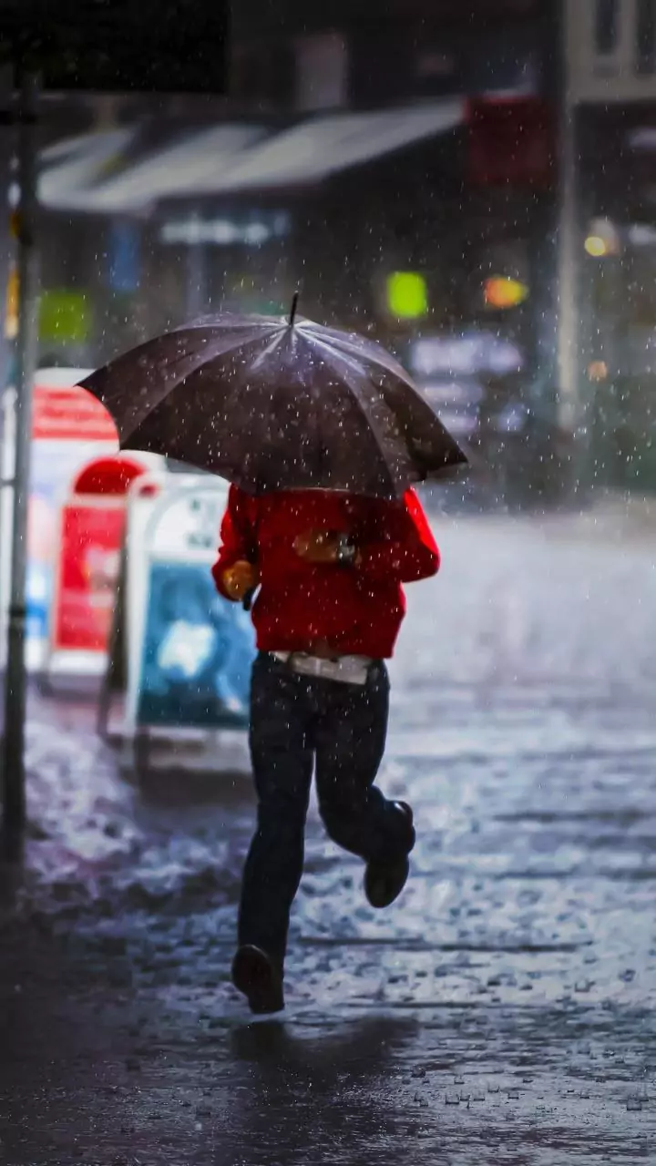 IMD warns of heavy rain in south, east, central India