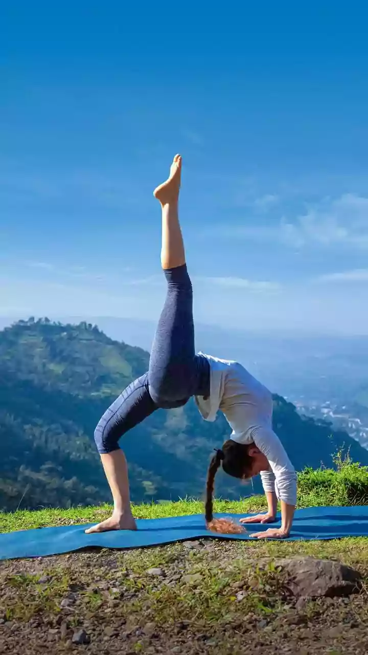 Why Fitness Enthusiasts Mix Yoga Flexibility With Outdoor Trekking For Complete Wellness Balance