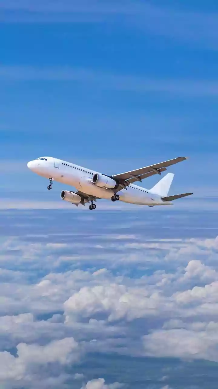 Delhi airport: 79 flights canceled, over 230 delayed due to fog