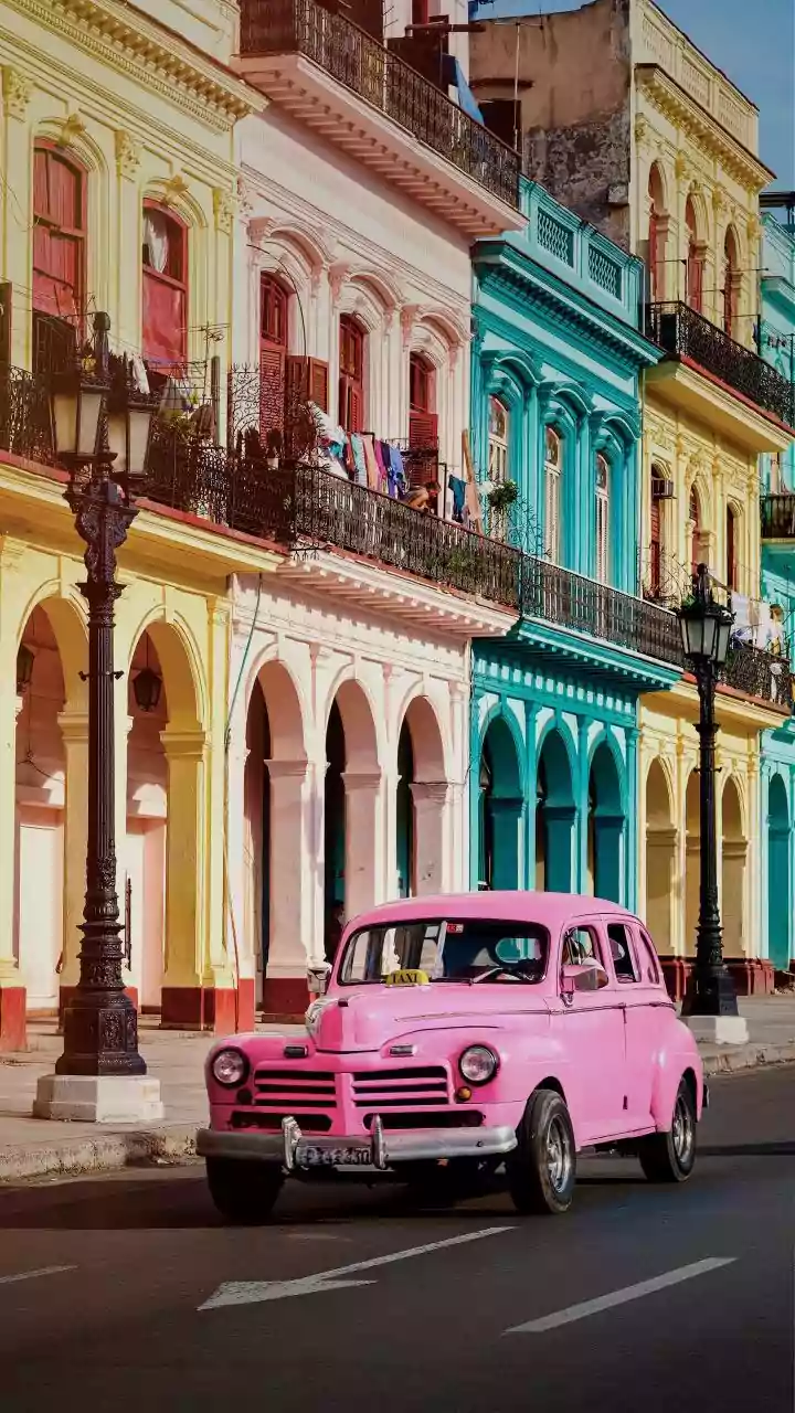 Bright, breezy Sunday — tap to time chores or plans just right.