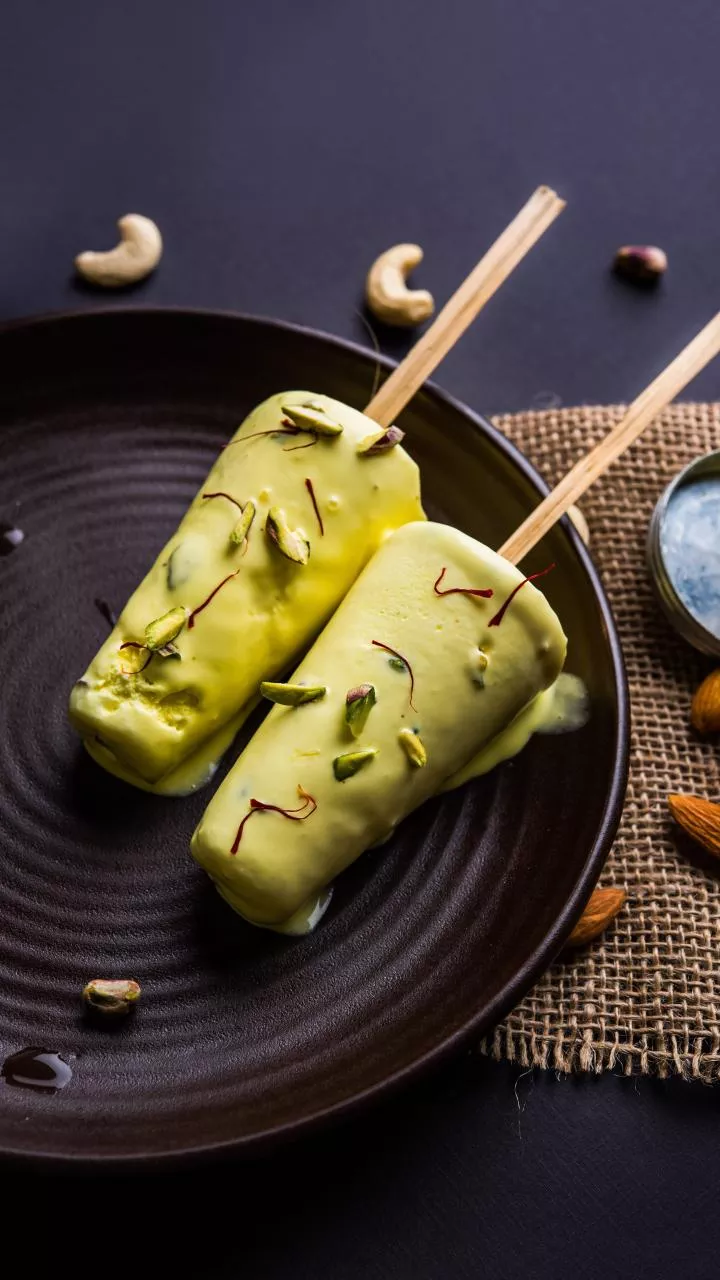 Melt Your Crush: Vadilal’s 17ft Melting Ice Cream Sparks Romance at Sabarmati Riverfront