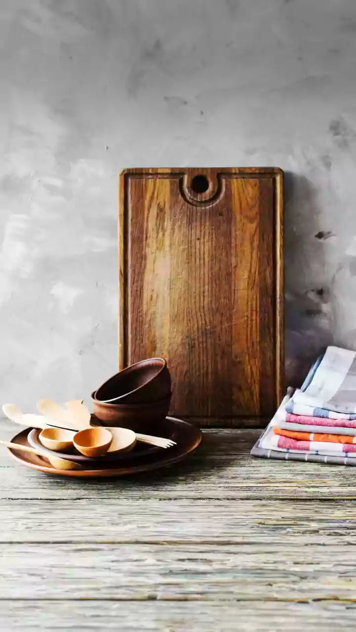 Old Plates and Boards Offer Easy DIY Decor Possibilities