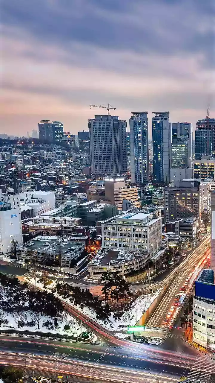 Delhi gets winter chill as mercury falls to season's lowest