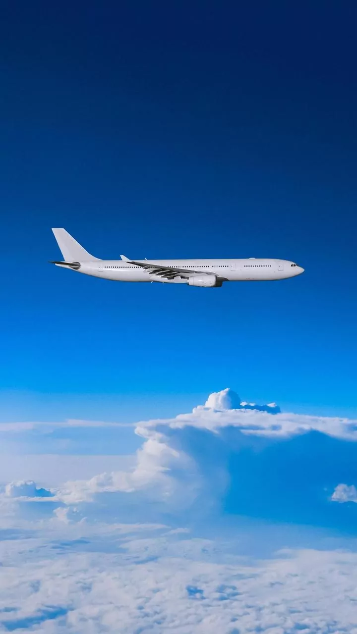 The Latest In-Flight Turbulence Incident Makes Seatbelt Habits Beyond The Warning Light Essential